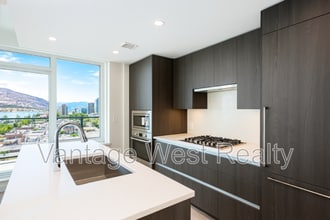 1630-1630 Water St in Kelowna, BC - Building Photo - Building Photo
