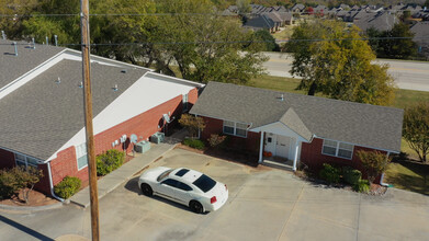 1704 S Mississippi Ave in Ada, OK - Building Photo - Building Photo