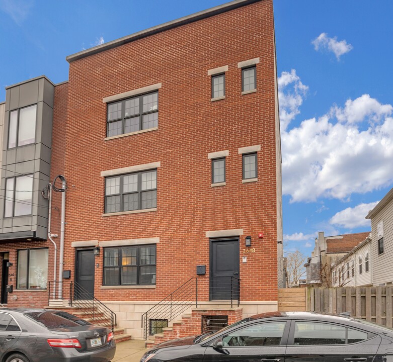 2646 Manton St in Philadelphia, PA - Building Photo