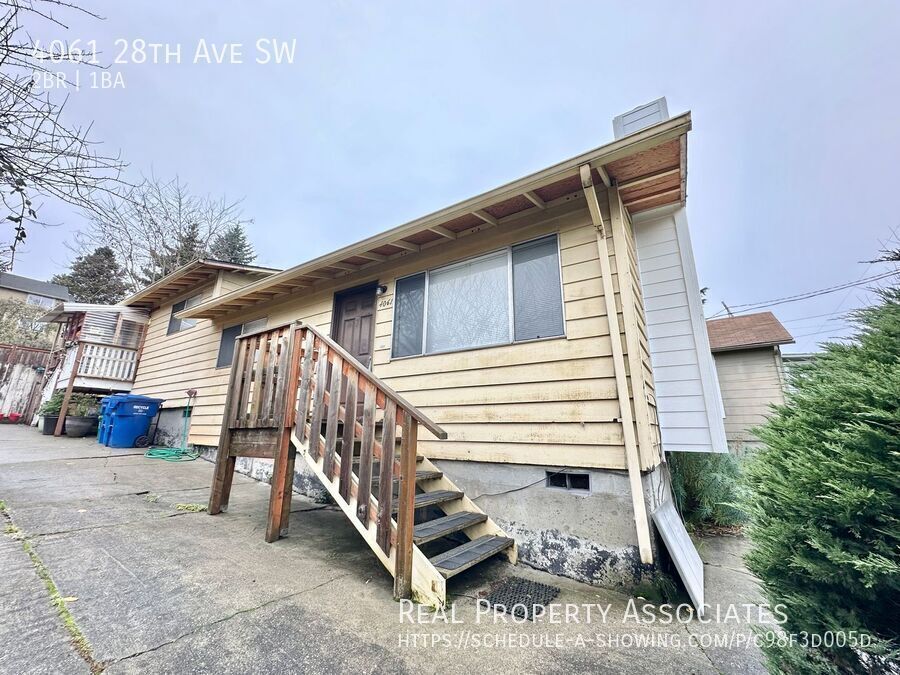 4061 28th Ave SW in Seattle, WA - Building Photo