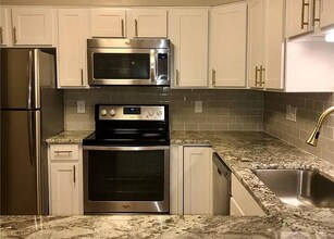 8017 Greenside Ct in Charlotte, NC - Foto de edificio - Building Photo