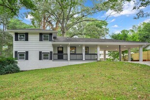 2271 Cresta Dr in Decatur, GA - Building Photo