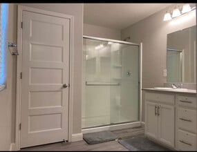 220 Uccello Way in Sacramento, CA - Building Photo - Building Photo
