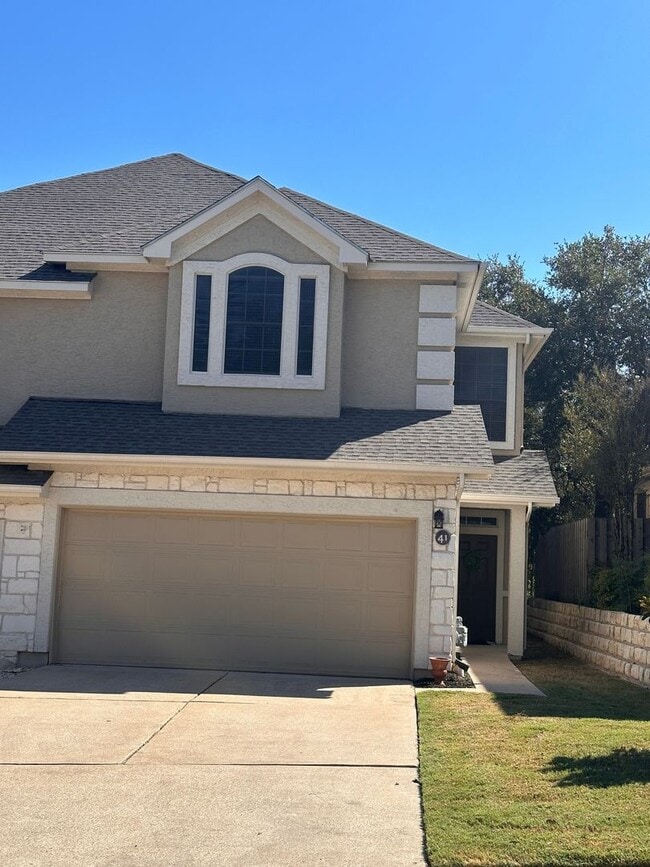 3300 Forest Creek Dr in Round Rock, TX - Foto de edificio - Building Photo