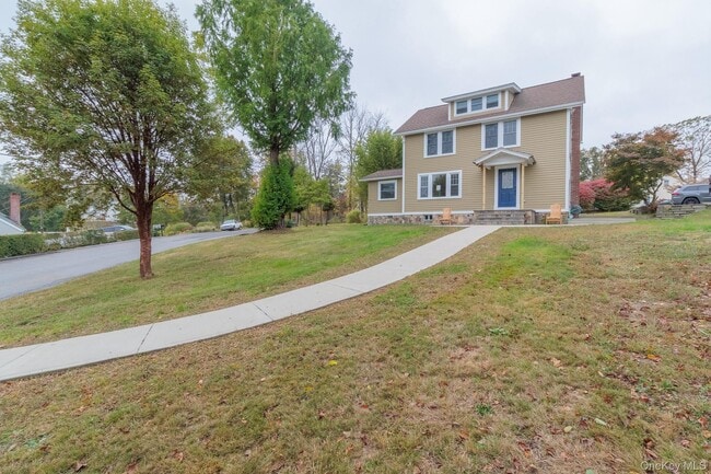 5 Circle Dr in Carmel, NY - Building Photo - Building Photo