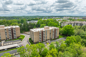 Chantieleer in Bethel Park, PA - Building Photo - Building Photo