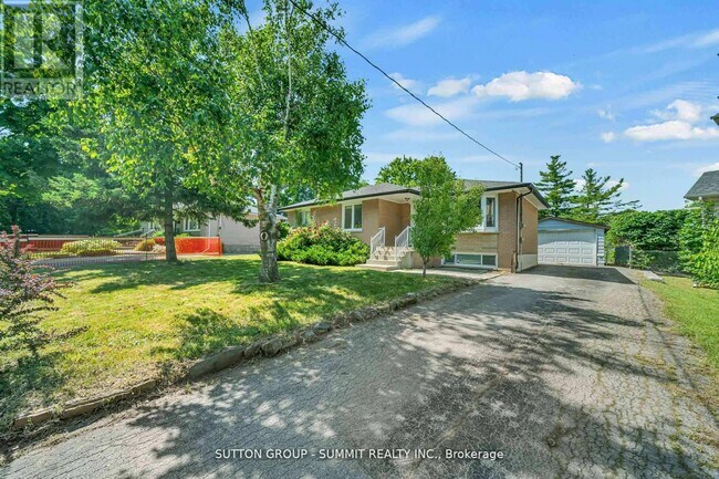 465 Seaton Dr in Oakville, ON - Building Photo - Building Photo