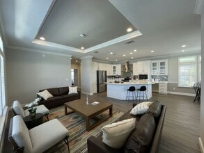 908 E Trinidad Ave in Venice, FL - Building Photo - Building Photo