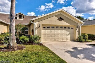8207 Ibis Cove Cir in Naples, FL - Building Photo
