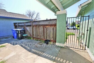 7733 Temwoods Way in Sacramento, CA - Building Photo - Building Photo