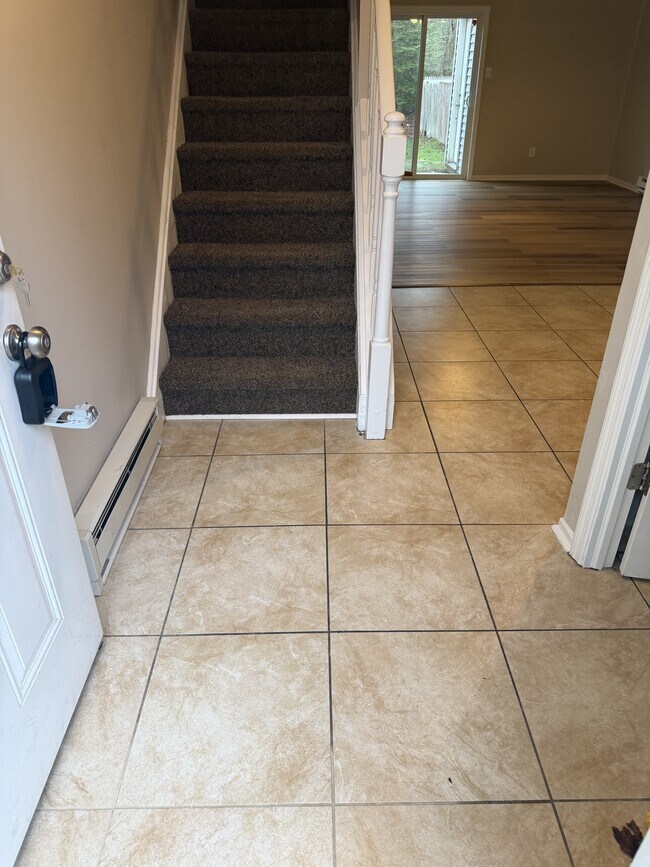 658 Tara Dr in Sicklerville, NJ - Foto de edificio - Building Photo