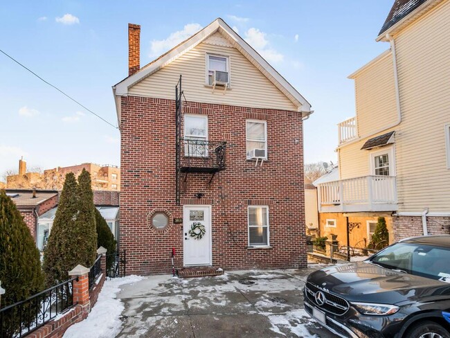 property at 5808 Mosholu Ave