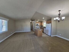 1079 Mountain Shadows Blvd in Redding, CA - Building Photo - Building Photo