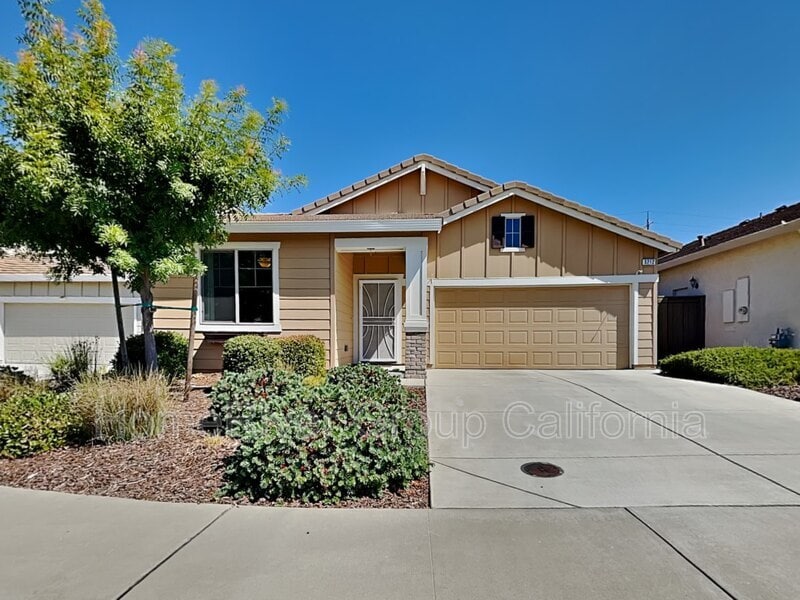 3212 Dolcetto St in Roseville, CA - Building Photo