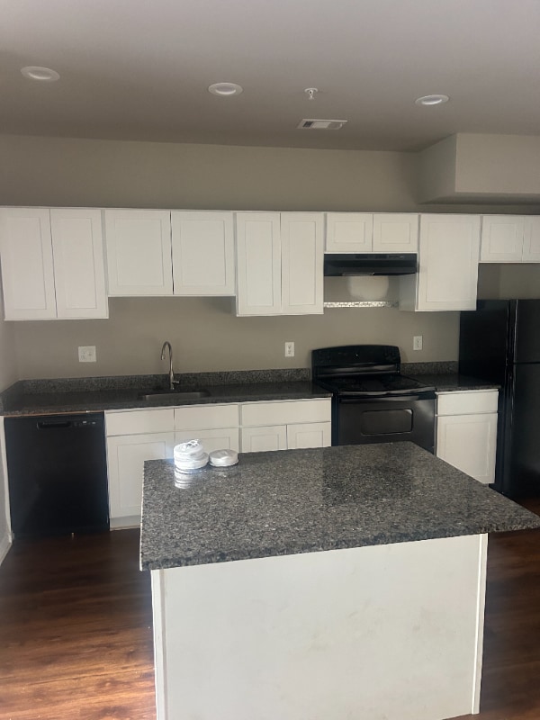 2200 Godby Rd in College Park, GA - Foto de edificio - Building Photo