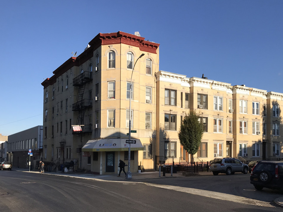 1924 8th Ave in Brooklyn, NY - Foto de edificio