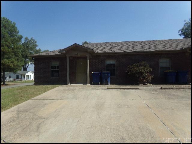 400 E Locust St in Cabot, AR - Building Photo