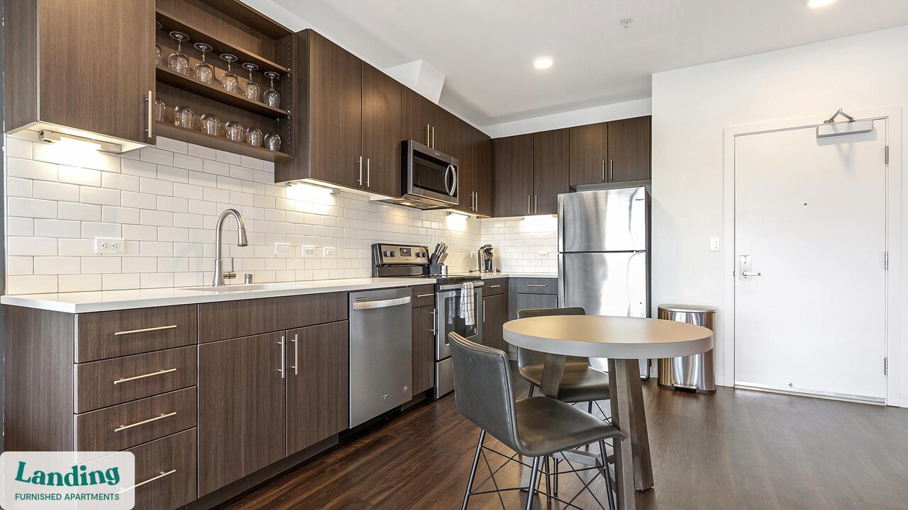 299 DeBaliviere Ave in St. Louis, MO - Building Photo