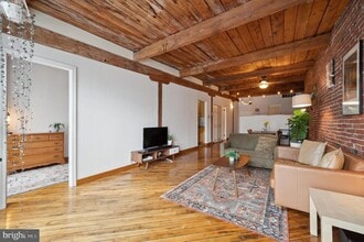 122 Chestnut St in Philadelphia, PA - Building Photo - Building Photo