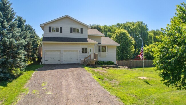 645 US-12 in Montrose, MN - Building Photo - Building Photo