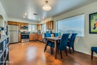 40 N Bella Vista Dr in Tucson, AZ - Building Photo - Building Photo