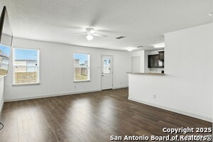 6031 Southern Vis in San Antonio, TX - Building Photo - Building Photo