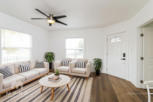 702 Dixieanne Ave in Sacramento, CA - Building Photo - Building Photo