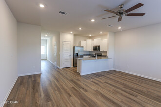 1719 Jakes Dr in Panama City, FL - Building Photo - Building Photo