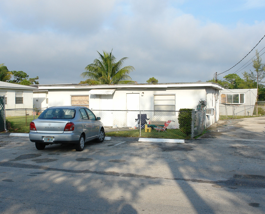 1331-1361 SW 44th Ter in Fort Lauderdale, FL - Building Photo