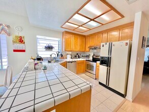 6193 Potrero Dr in Newark, CA - Foto de edificio - Building Photo