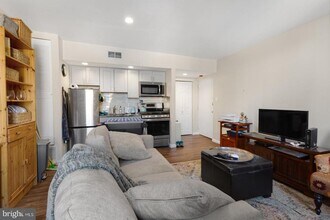 2137 Spruce St in Philadelphia, PA - Building Photo - Building Photo