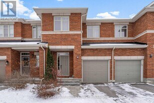 252 Maxwell Bridge Rd in Ottawa, ON - Building Photo