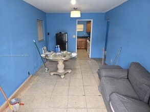 2237 Simms St in Hollywood, FL - Building Photo - Building Photo