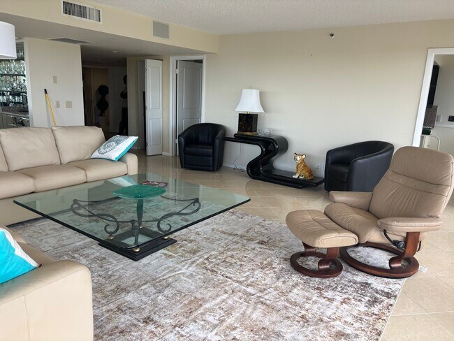 4201 N Ocean Blvd in Boca Raton, FL - Building Photo - Building Photo