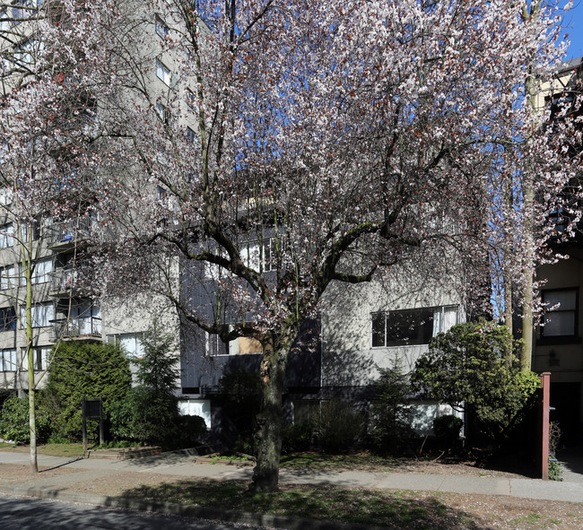 1623 Haro St in Vancouver, BC - Building Photo - Building Photo