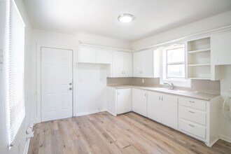 2024 37th St in Lubbock, TX - Building Photo - Building Photo