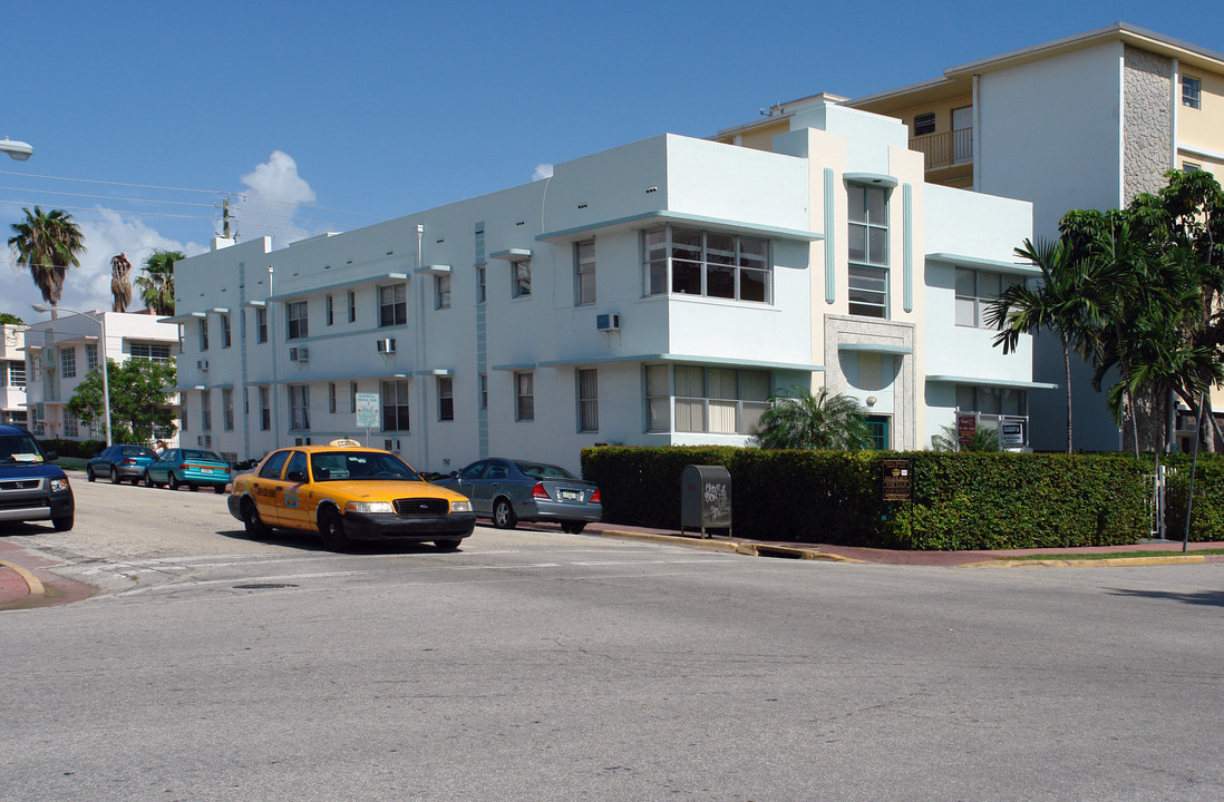 the coronet in Miami Beach, FL - Building Photo