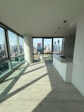 70 W Huron St, Unit 665 in Chicago, IL - Building Photo - Building Photo