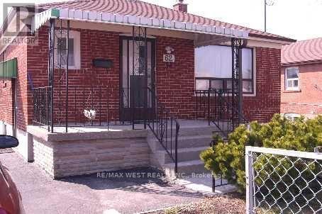 62 Falmouth Ave in Toronto, ON - Building Photo