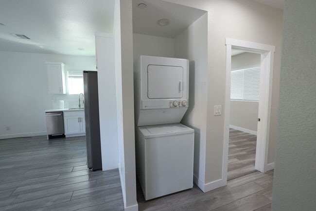 3921-3927 Wisconsin St in Los Angeles, CA - Building Photo - Building Photo