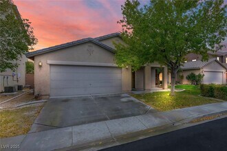 5025 Ropers Rock Ct in Las Vegas, NV - Building Photo - Building Photo