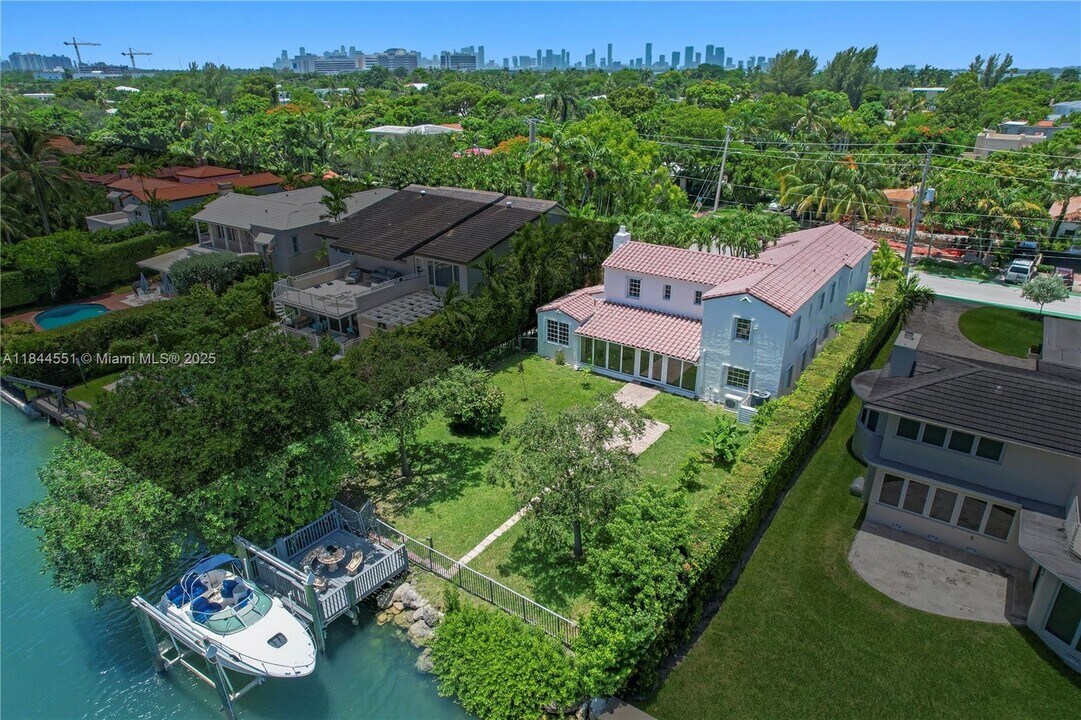 4607 Meridian Ave in Miami Beach, FL - Building Photo