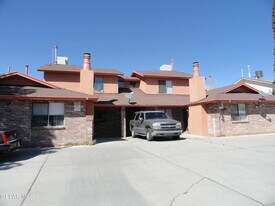 2028 Amy Sue Dr in El Paso, TX - Building Photo