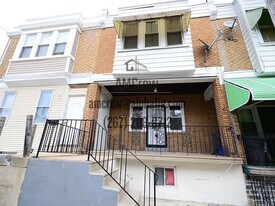 5563 Matthews St in Philadelphia, PA - Building Photo
