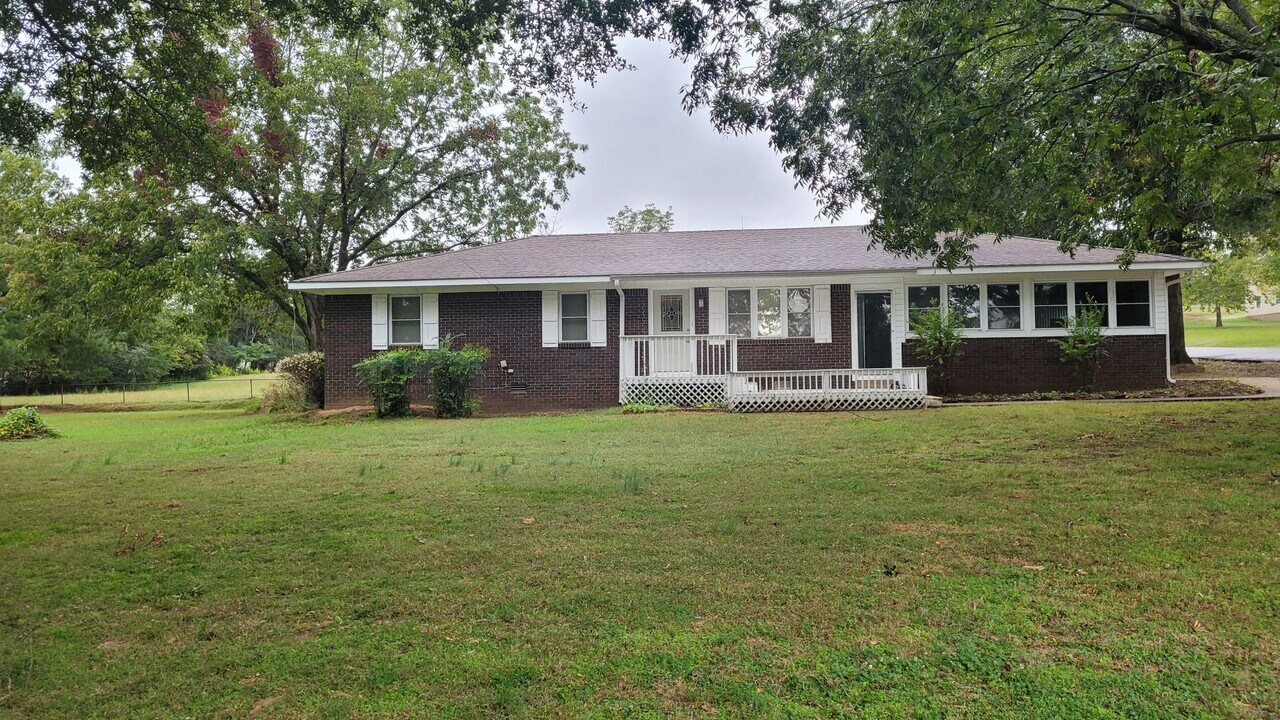 223 S Gunther St in Greenwood, AR - Building Photo