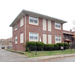 660 E 17th St in Indianapolis, IN - Foto de edificio - Building Photo