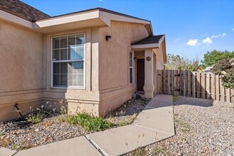 8415 Cedarcroft Rd NW in Albuquerque, NM - Building Photo - Building Photo