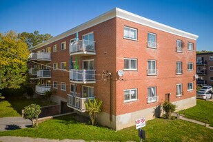 445 Galland Boul in Dorval, QC - Building Photo