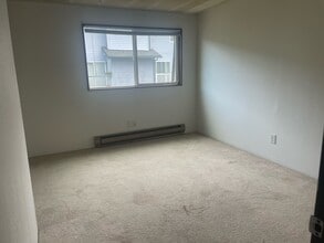 227 Dorn Ave, Unit 4 in Everett, WA - Building Photo - Building Photo