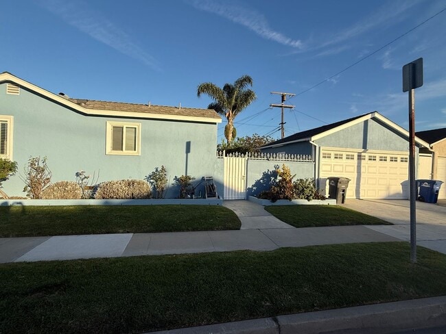 5480 W 121st St in Hawthorne, CA - Building Photo - Building Photo